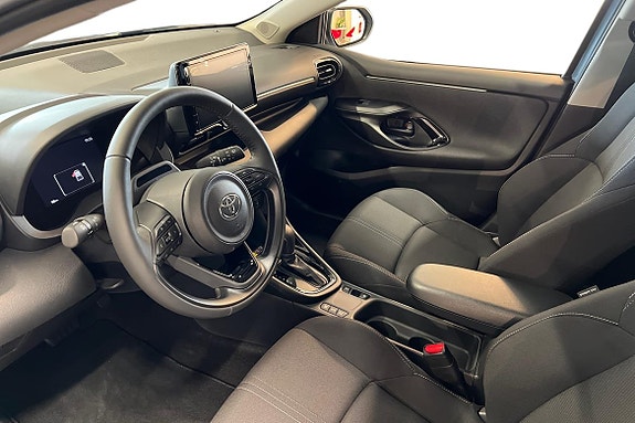 Toyota Yaris 14 of 22