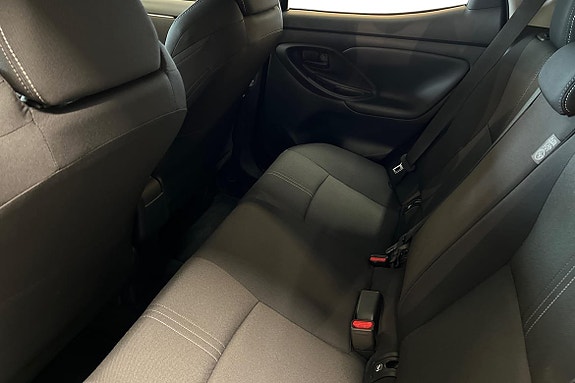 Toyota Yaris 13 of 22