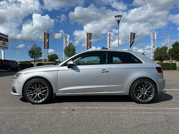 Audi A3 4 of 16
