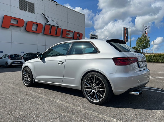 Audi A3 3 of 16
