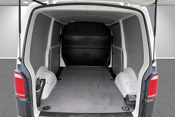 Volkswagen Transporter 14 of 18