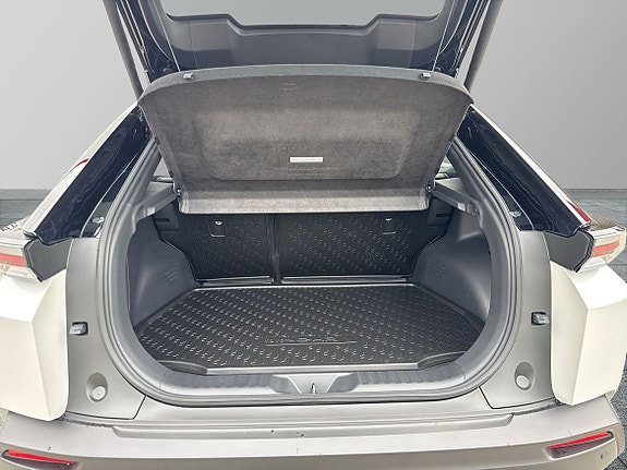 Toyota C-HR 12 of 27