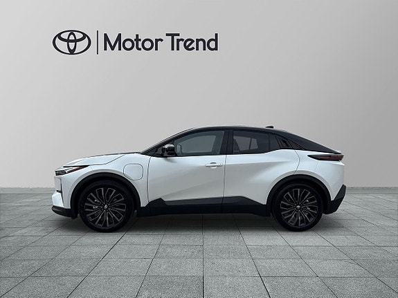 Toyota C-HR 4 of 27