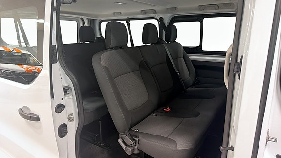 Renault Trafic 5 of 9