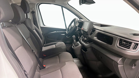 Renault Trafic 3 of 9