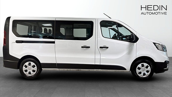Renault Trafic 6 of 9