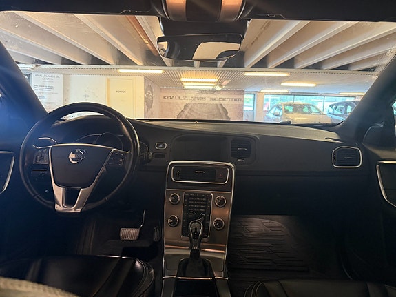 Volvo V60 11 of 18
