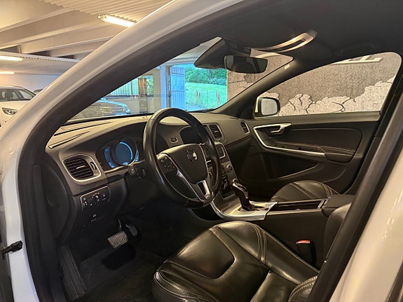 Volvo V60 7 of 18