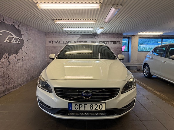 Volvo V60 2 of 18