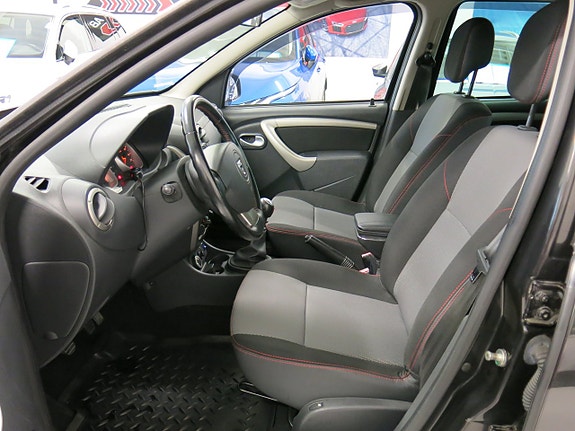 Dacia Duster 8 of 22