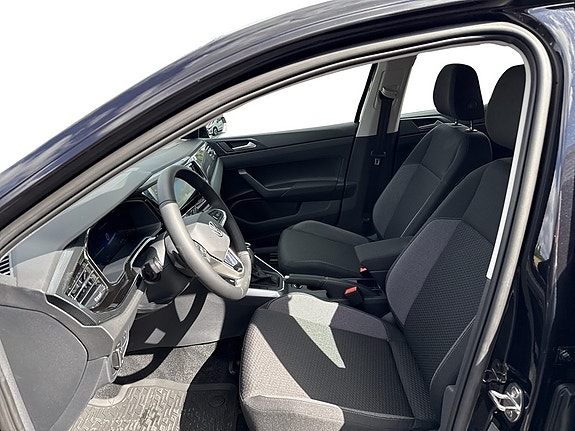 Volkswagen Polo 10 of 14