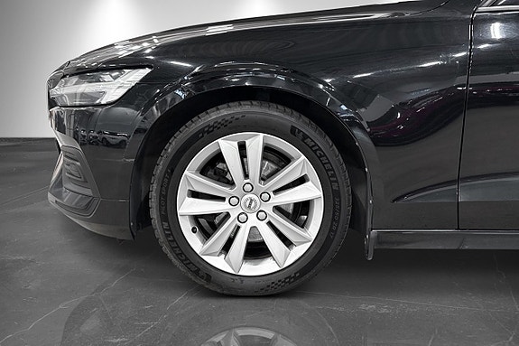 Volvo V60 2 of 24