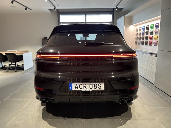 Porsche Cayenne 6 of 29