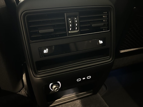 Porsche Cayenne 29 of 29
