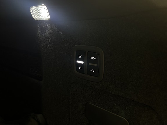 Porsche Cayenne 8 of 29