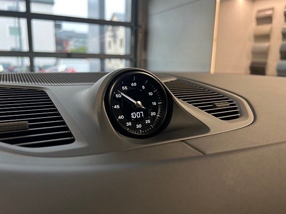 Porsche Cayenne 22 of 29