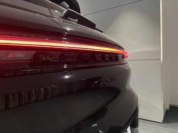 Porsche Cayenne 11 of 29
