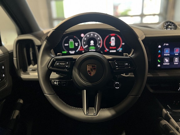Porsche Cayenne 21 of 29