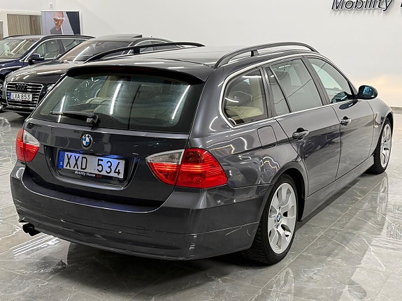 BMW 325Xi 5 of 17