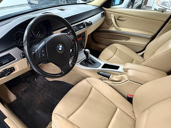 BMW 325Xi 9 of 17