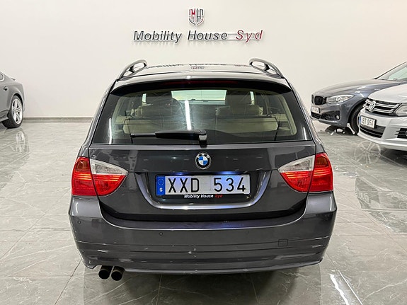 BMW 325Xi 7 of 17