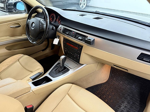 BMW 325Xi 10 of 17