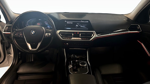 BMW 330e 10 of 12