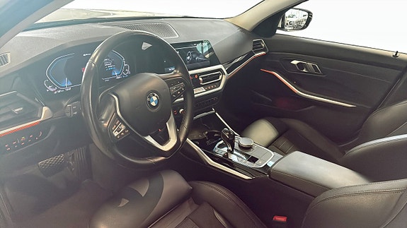 BMW 330e 7 of 12