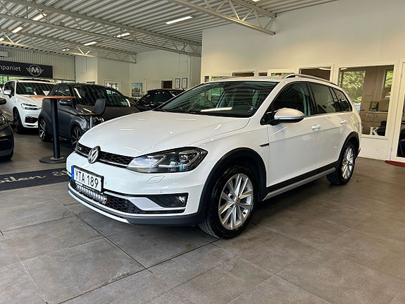 Volkswagen Golf Alltrack 3 of 23