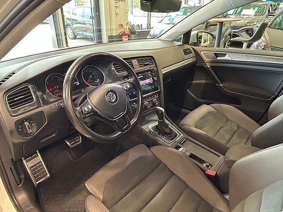 Volkswagen Golf Alltrack 14 of 23