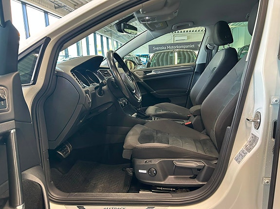 Volkswagen Golf Alltrack 10 of 23