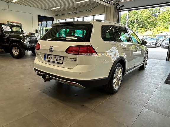 Volkswagen Golf Alltrack 8 of 23