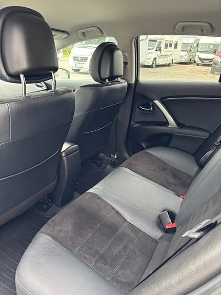 Toyota Avensis 7 of 11