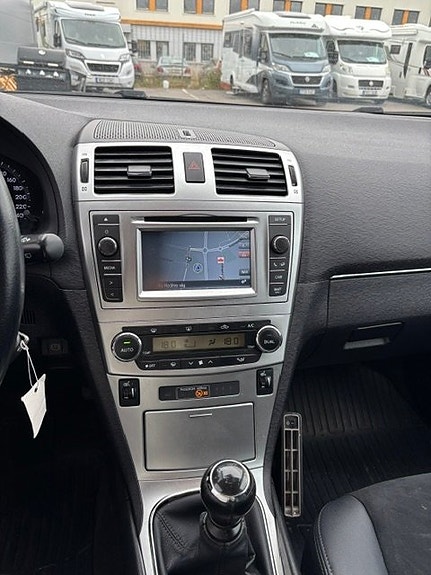 Toyota Avensis 9 of 11