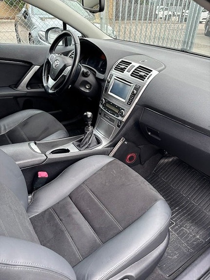 Toyota Avensis 11 of 11