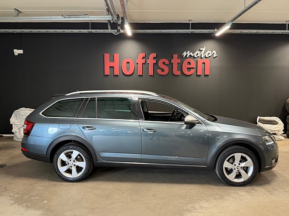 Skoda Octavia Scout 2 of 19