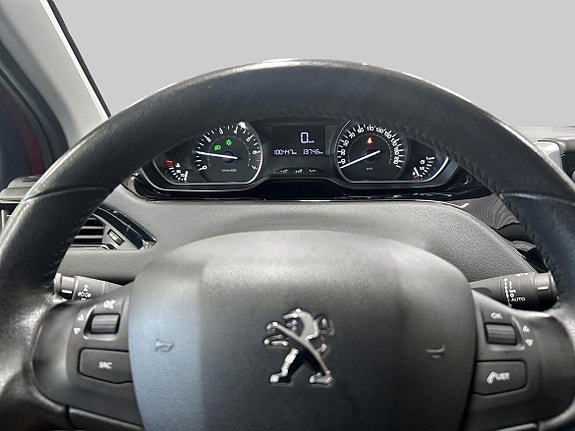 Peugeot 208 14 of 18