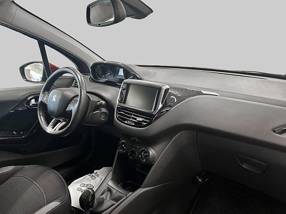 Peugeot 208 9 of 18