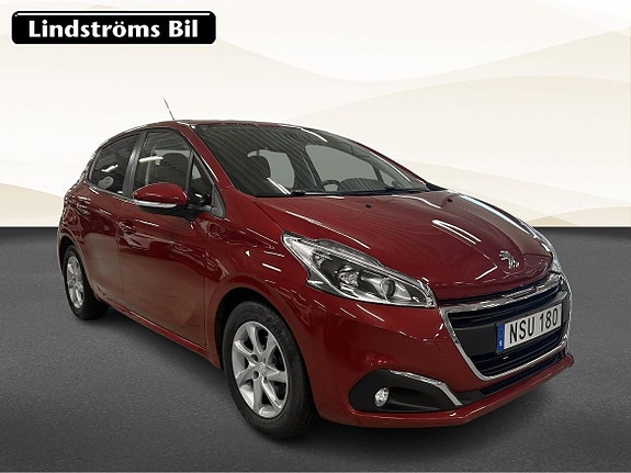 Peugeot 208 3 of 18