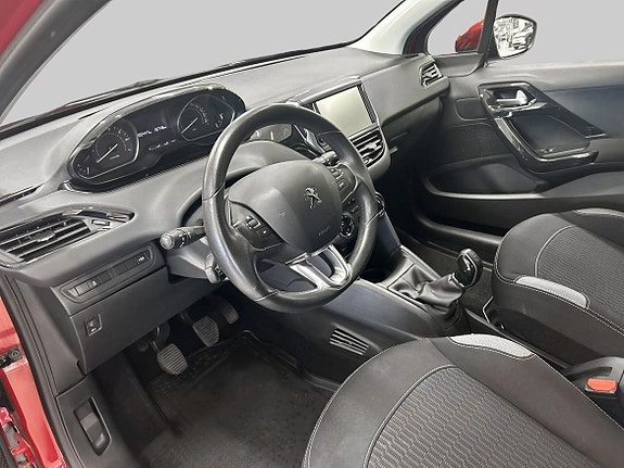 Peugeot 208 13 of 18