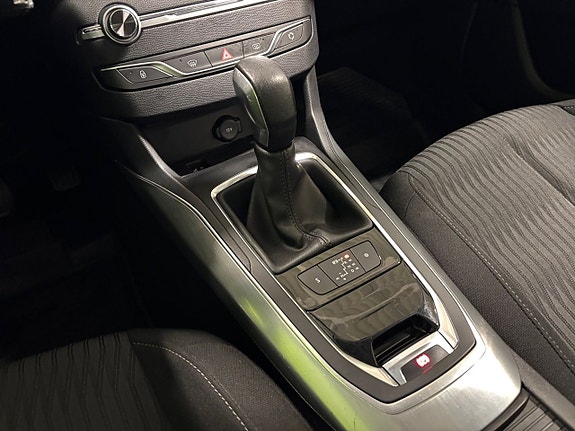 Peugeot 308 10 of 21