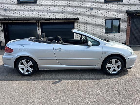 Peugeot 307 CC 12 of 30