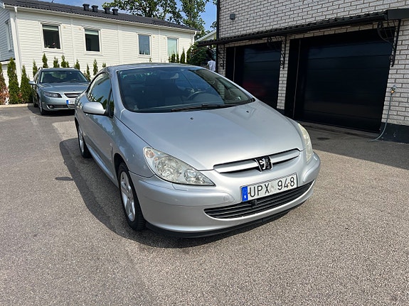 Peugeot 307 CC 19 of 30