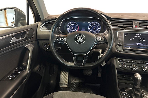 Volkswagen Tiguan 12 of 30