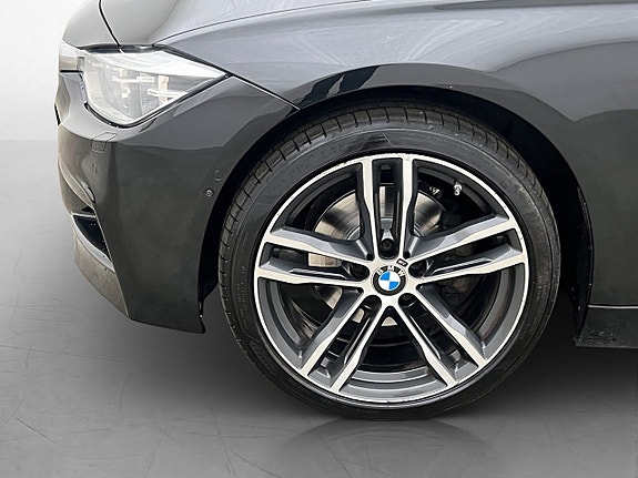 BMW 320 30 of 30