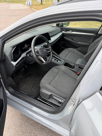 Volkswagen Golf VIII 11 of 19