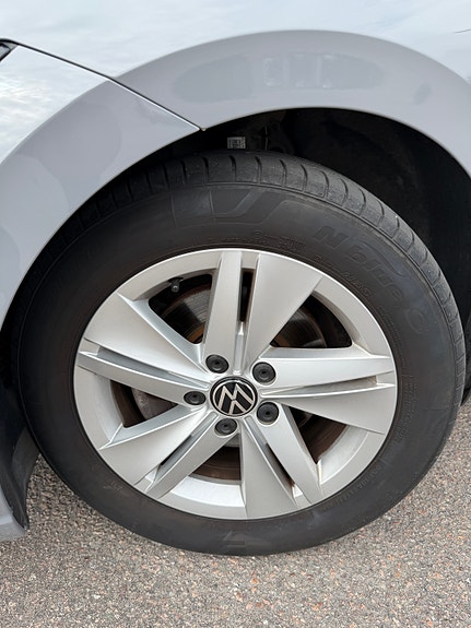 Volkswagen Golf VIII 17 of 19
