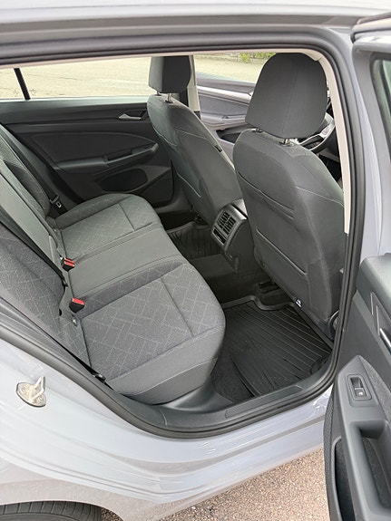 Volkswagen Golf VIII 13 of 19