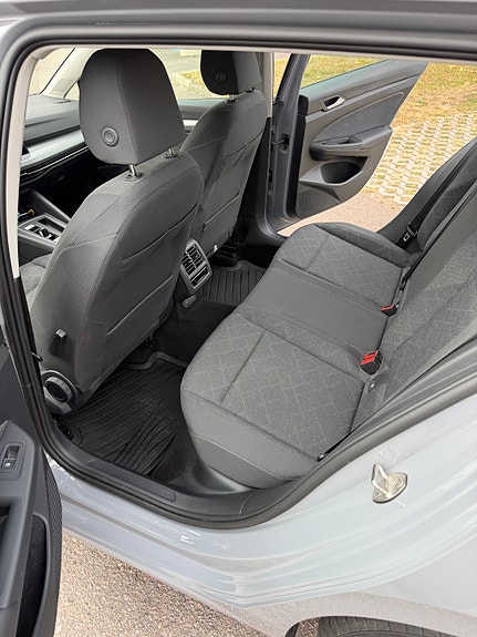 Volkswagen Golf VIII 15 of 19