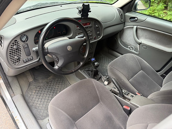Saab 9-3 8 of 8